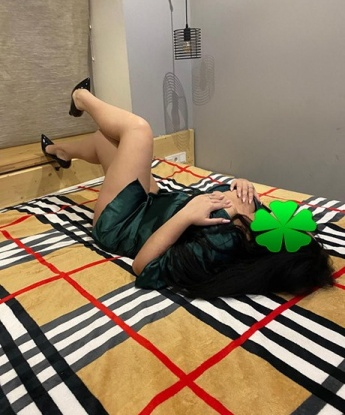 Экспертка в удовлетворении мужских желаний ждет вас для ярких и незабываемых встреч. Атмосфера расслабления и страсти гарантирована. Звоните прямо сейчас для встречи. 5015, 40 лет